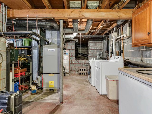 156 Woodlawn Road, Burlington, VT 05408