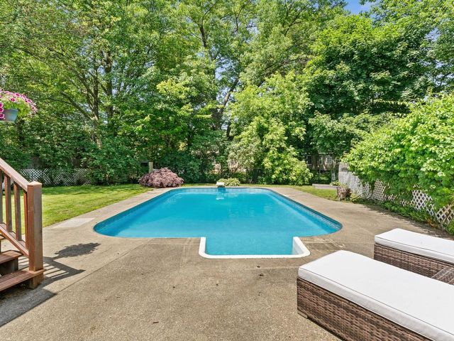156 Woodlawn Road, Burlington, VT 05408