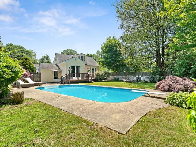 156 Woodlawn Road, Burlington, VT 05408