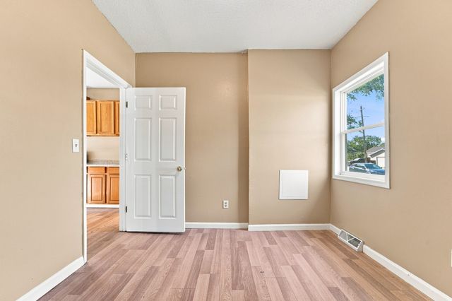 436 1st Street, West Des Moines, IA 50265