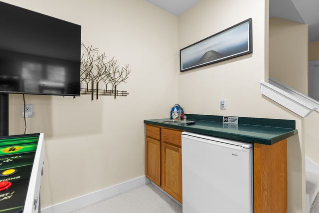 33 Sugarcreek Trail, Galena, IL 61036