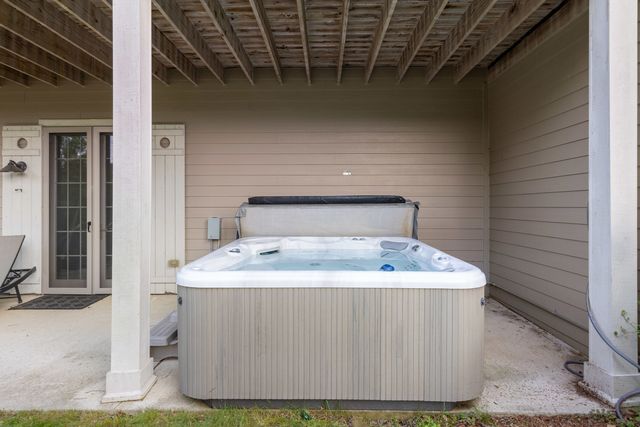 33 Sugarcreek Trail, Galena, IL 61036