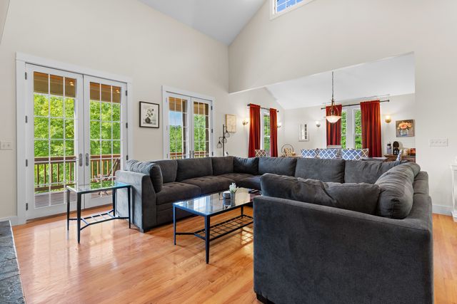 33 Sugarcreek Trail, Galena, IL 61036