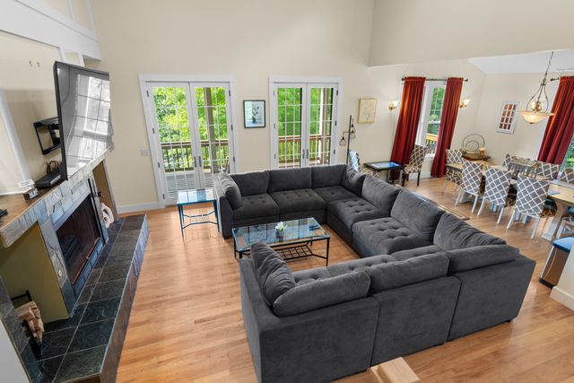 33 Sugarcreek Trail, Galena, IL 61036