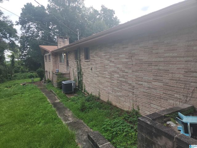 814 SKYLINE CIRCLE, Bessemer, AL 35020