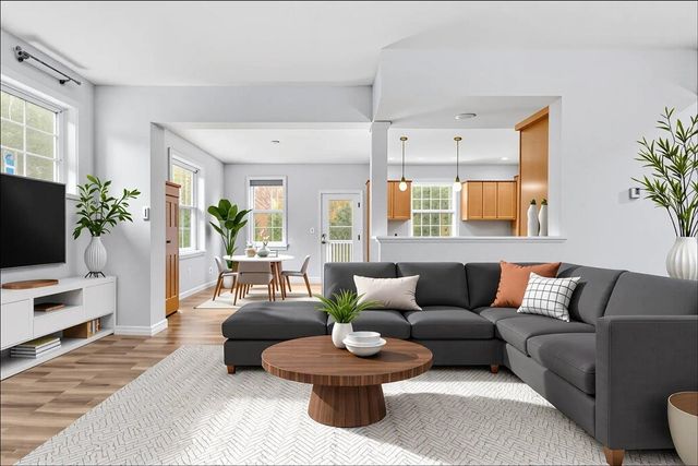 7 Evergreen Drive, Essex, VT 05452