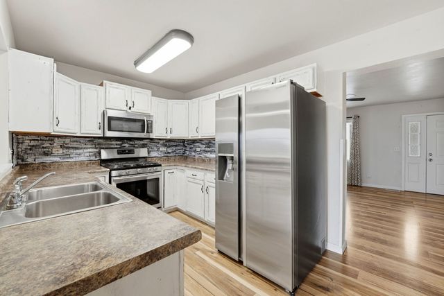 688 S ELIZABETH Street 688, Maple Park, IL 60151