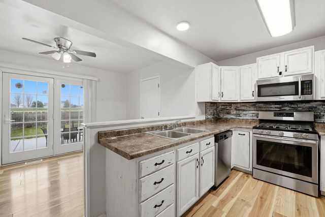 688 S ELIZABETH Street 688, Maple Park, IL 60151