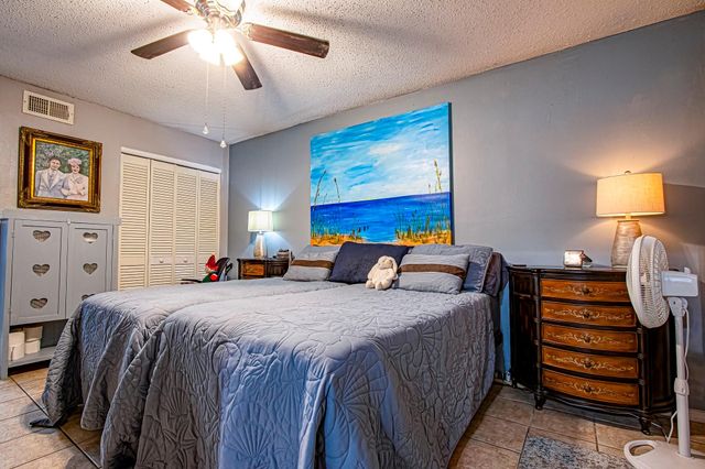 200 Fountain Lake W 125, Livingston, TX 77351