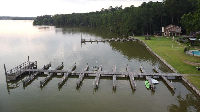 200 Fountain Lake W 125, Livingston, TX 77351