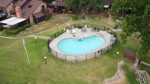 200 Fountain Lake W 125, Livingston, TX 77351