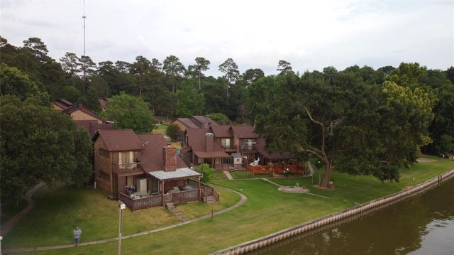 200 Fountain Lake W 125, Livingston, TX 77351