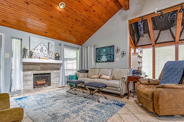 200 Fountain Lake W 125, Livingston, TX 77351