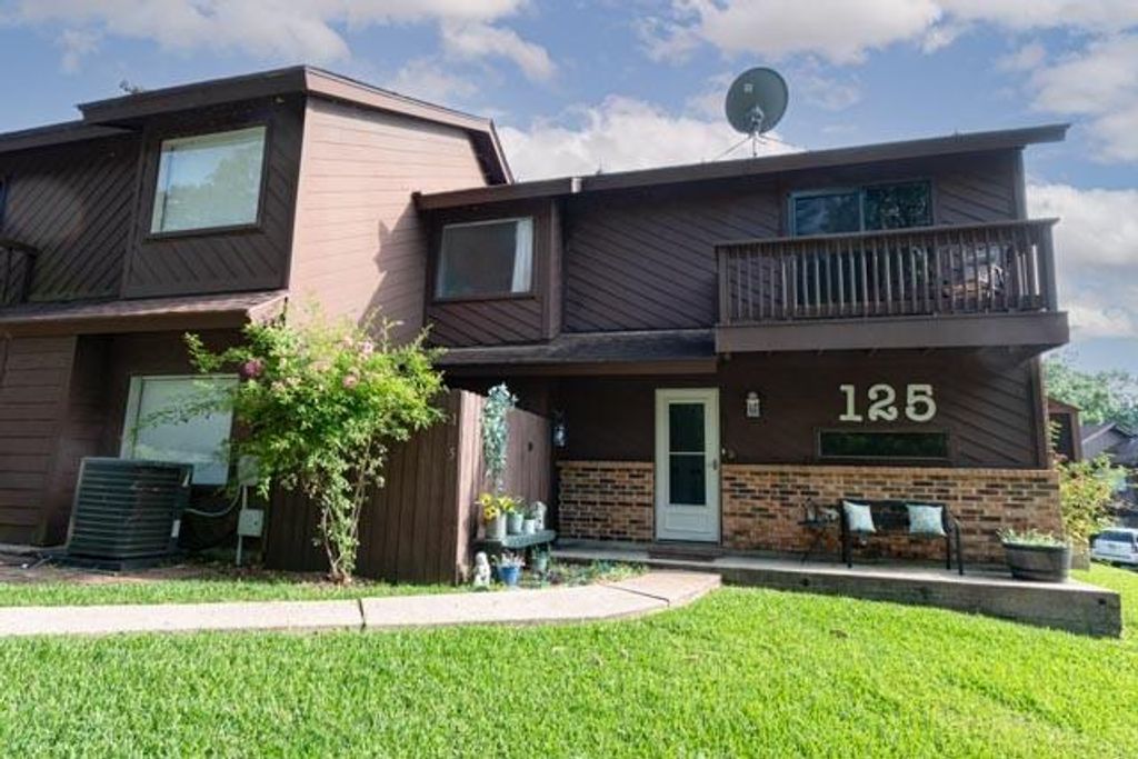 200 Fountain Lake W 125, Livingston, TX 77351