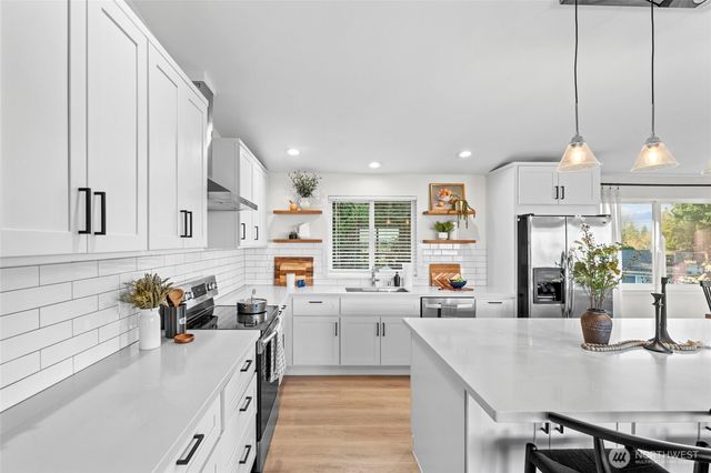 30013 2nd Avenue SW, Federal Way, WA 98023