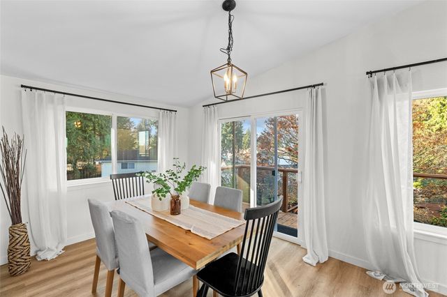 30013 2nd Avenue SW, Federal Way, WA 98023