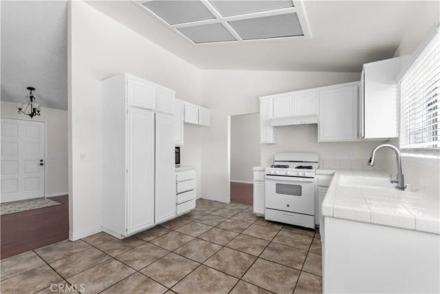 1232 Kings, Palmdale, CA 93551