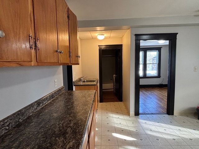 26 Catharine St 4, Worcester, MA 01605