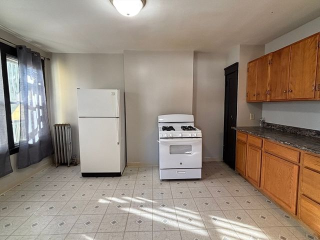 26 Catharine St 4, Worcester, MA 01605