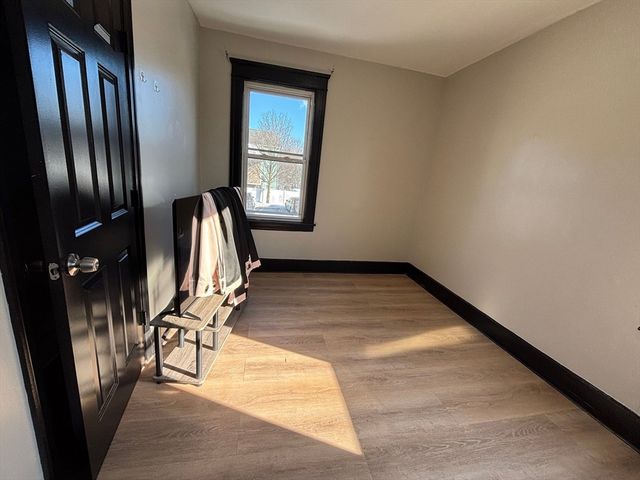 26 Catharine St 4, Worcester, MA 01605