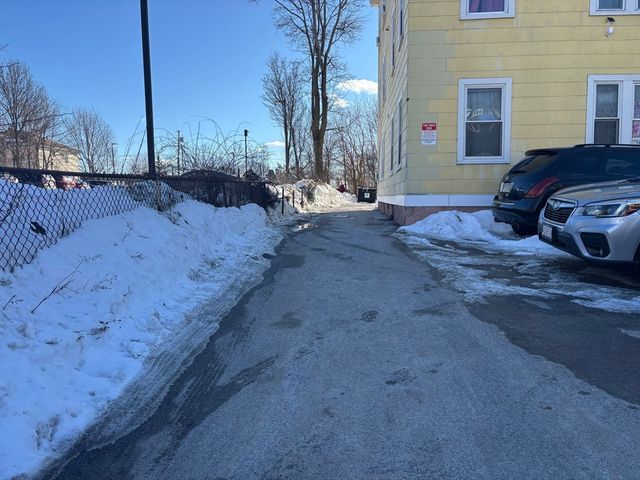 26 Catharine St 4, Worcester, MA 01605