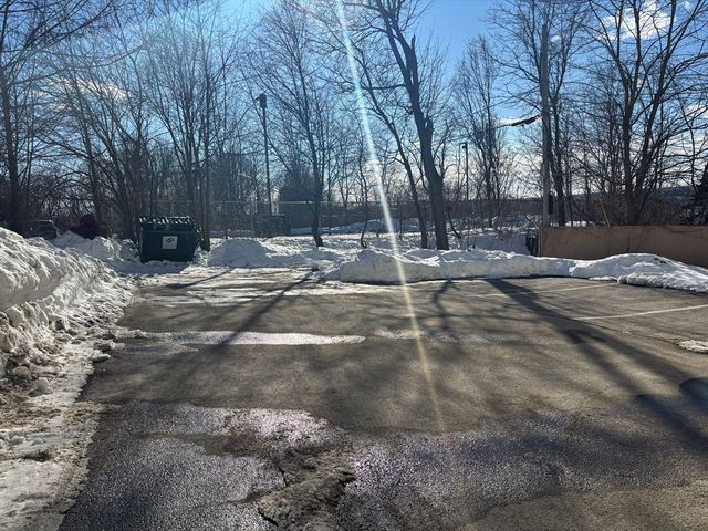 26 Catharine St 4, Worcester, MA 01605