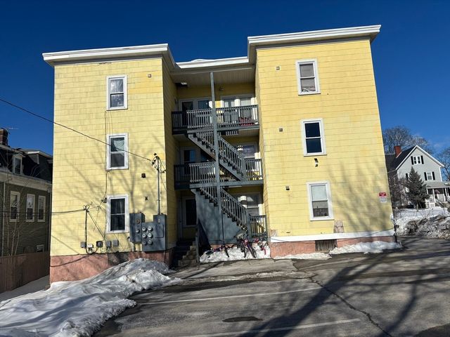 26 Catharine St 4, Worcester, MA 01605