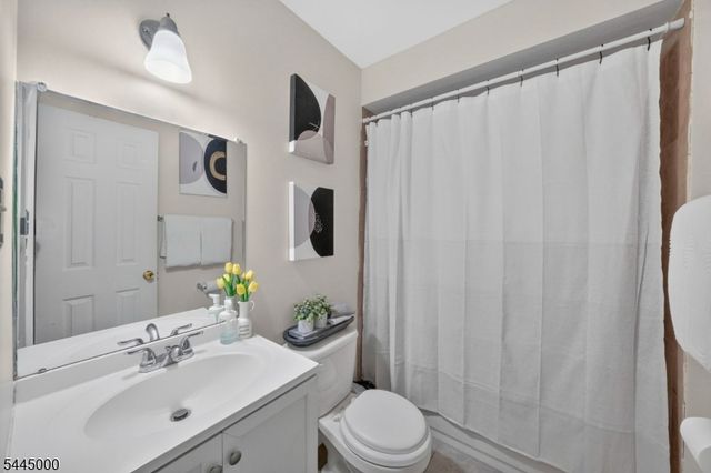 109 Michaels Ct 109, Woodbridge Twp., NJ 07095