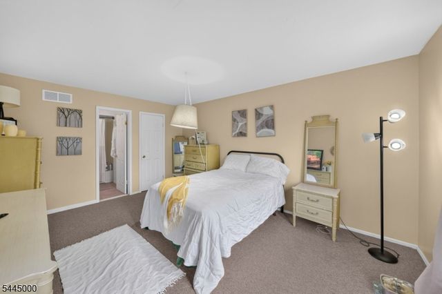 109 Michaels Ct 109, Woodbridge Twp., NJ 07095