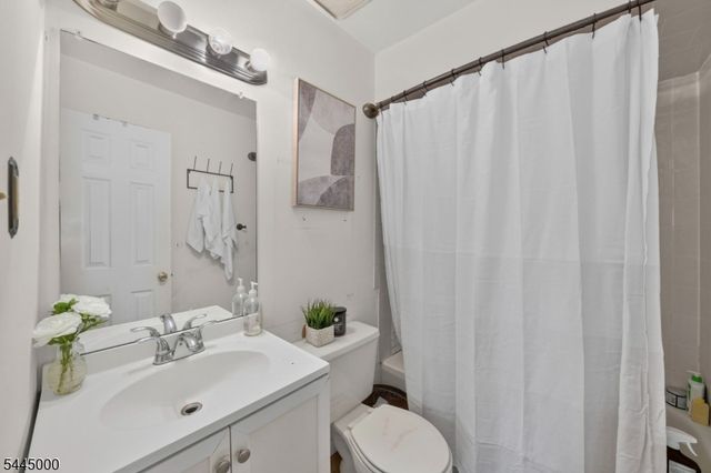 109 Michaels Ct 109, Woodbridge Twp., NJ 07095