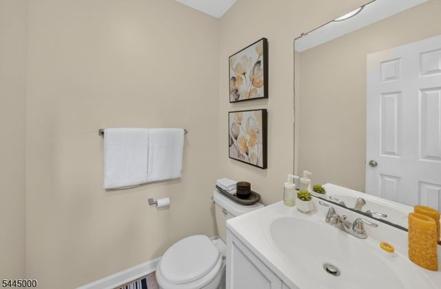 109 Michaels Ct 109, Woodbridge Twp., NJ 07095