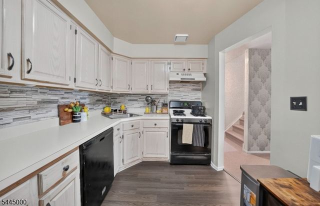109 Michaels Ct 109, Woodbridge Twp., NJ 07095