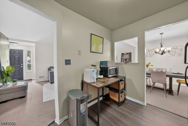109 Michaels Ct 109, Woodbridge Twp., NJ 07095