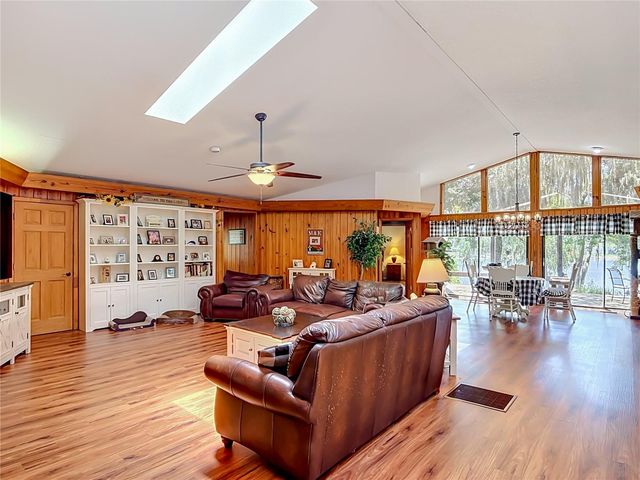 43809 SUNSET DR, Paisley, FL 32767