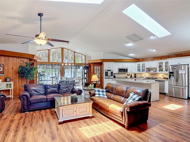 43809 SUNSET DR, Paisley, FL 32767