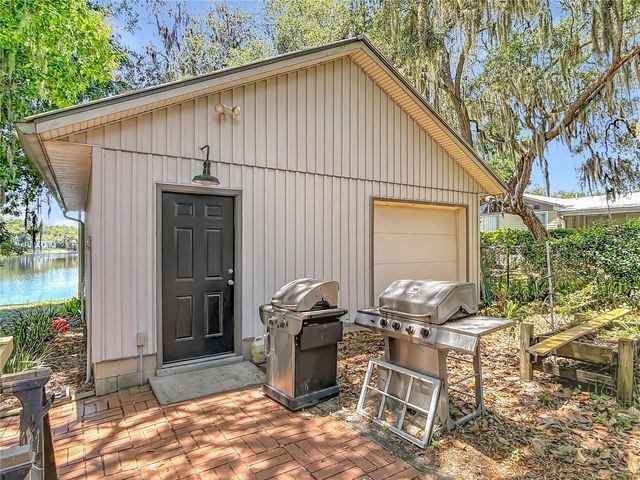 43809 SUNSET DR, Paisley, FL 32767