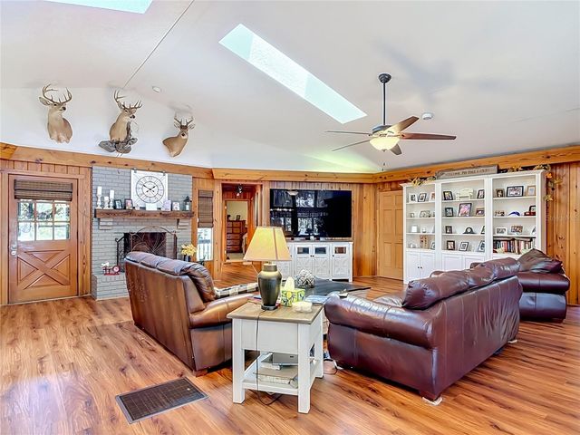 43809 SUNSET DR, Paisley, FL 32767