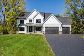 4 Legacy Circle, Penfield, NY 14526
