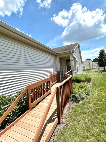 21217 Lily Lake Lane, Crest Hill, IL 60403