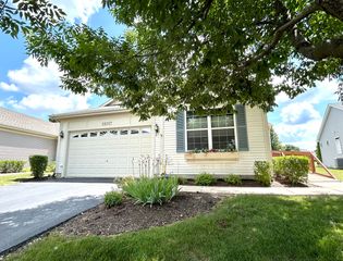 21217 Lily Lake Lane, Crest Hill, IL 60403