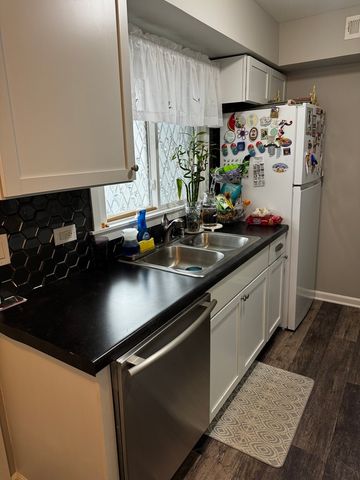 1443 Bear Flag Drive 1443, Hanover Park, IL 60133