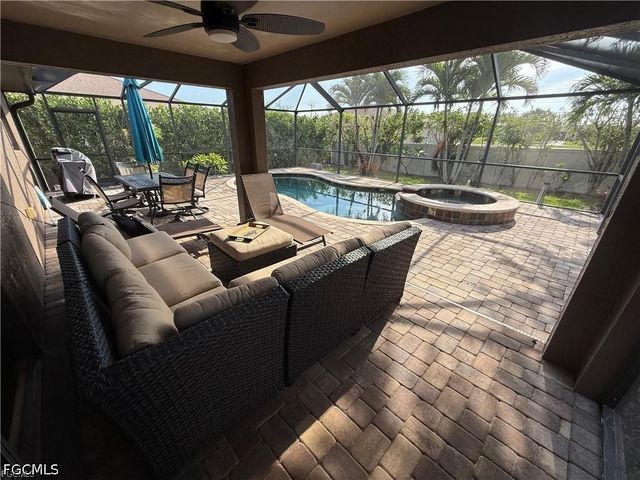 3005 SW 8th PL, Cape Coral, FL 33914