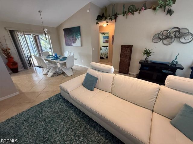 3005 SW 8th PL, Cape Coral, FL 33914
