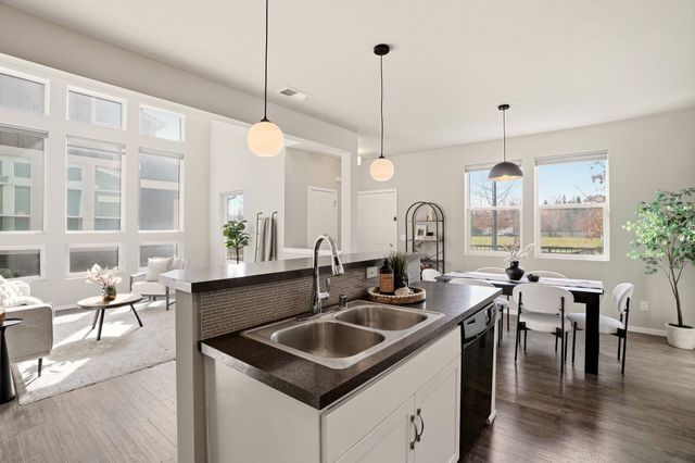 2204 W Summit Pkwy, Spokane, WA 99201