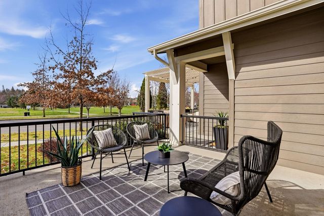 2204 W Summit Pkwy, Spokane, WA 99201