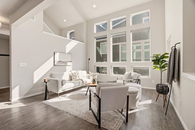 2204 W Summit Pkwy, Spokane, WA 99201