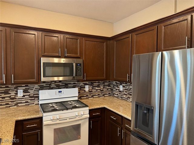 9670 Simple Life Avenue, Las Vegas, NV 89148