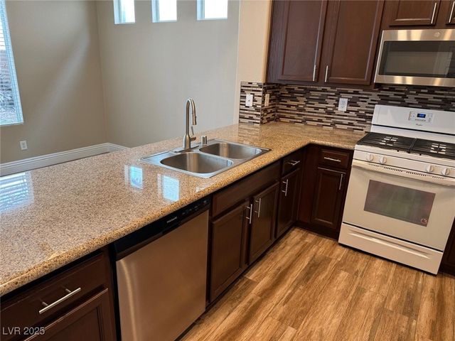 9670 Simple Life Avenue, Las Vegas, NV 89148