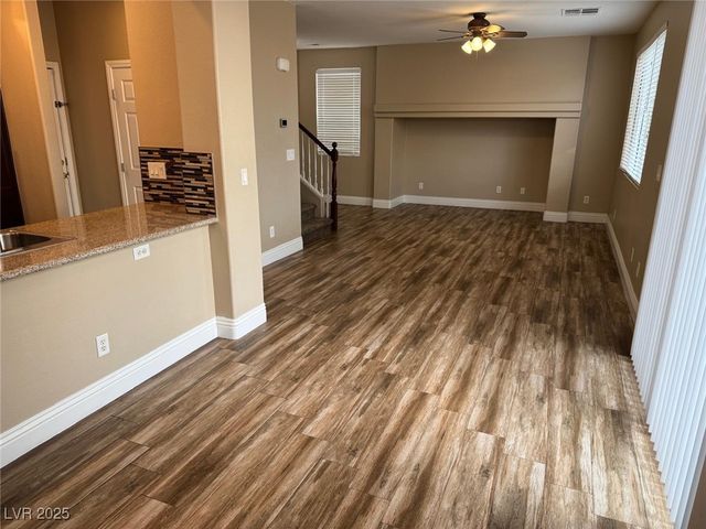 9670 Simple Life Avenue, Las Vegas, NV 89148