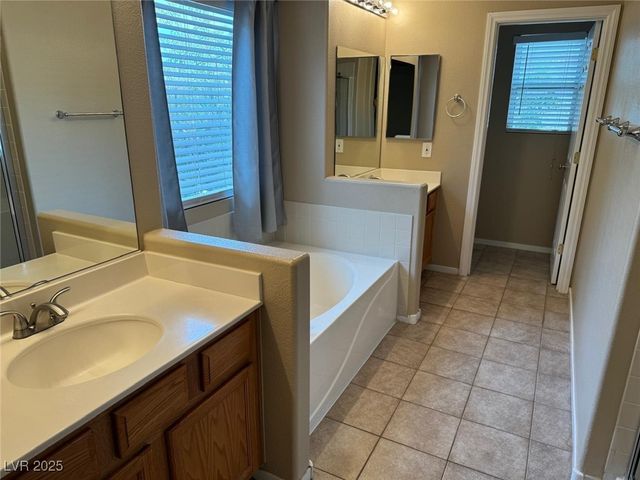 9670 Simple Life Avenue, Las Vegas, NV 89148